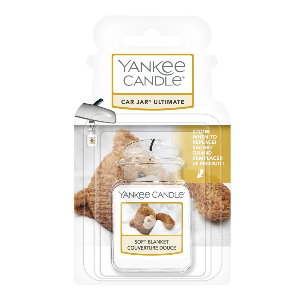 Yankee candle with teddy bear store on front